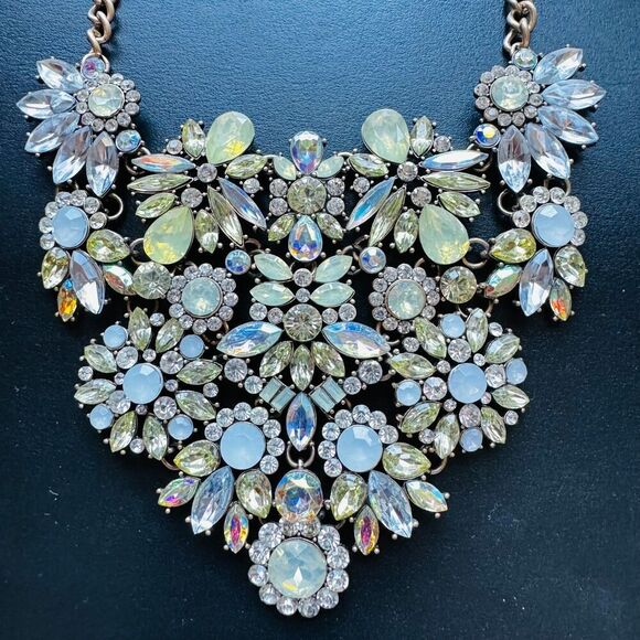 Bib Style Necklace Flower Iridescent Rhinestones Gold Plated Lobster Claw Clasps - Picture 4 of 12